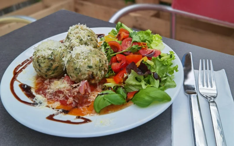 Bioladen mit großer Vielfalt - Biomarkt im Ostallgäu b.i.o. - Biomarkt im Ostallgäu Bistro